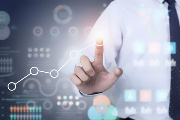 行权价格高于标的市场价格的认沽期权，当行权价高于市价