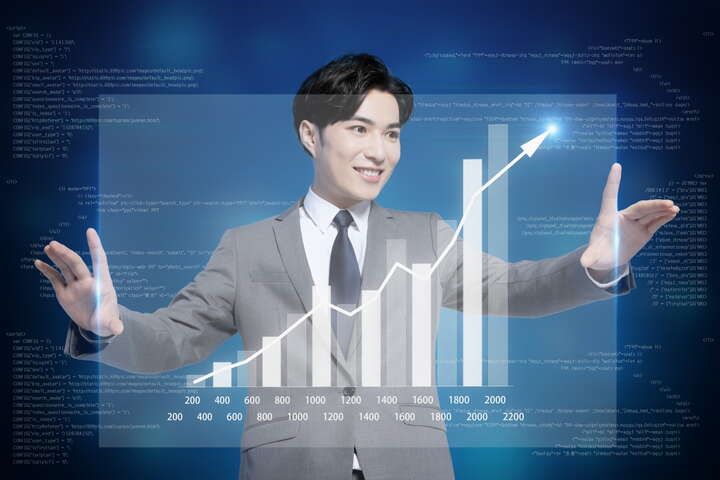 在美国和伊朗谈判的关键时刻(要求伊朗重新谈判达成新的核协议)